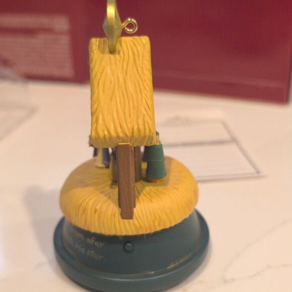 Vintage Hallmark Keepsake Ornament with Magic Sound "The Journey of the Kings" - Picture 9 of 10